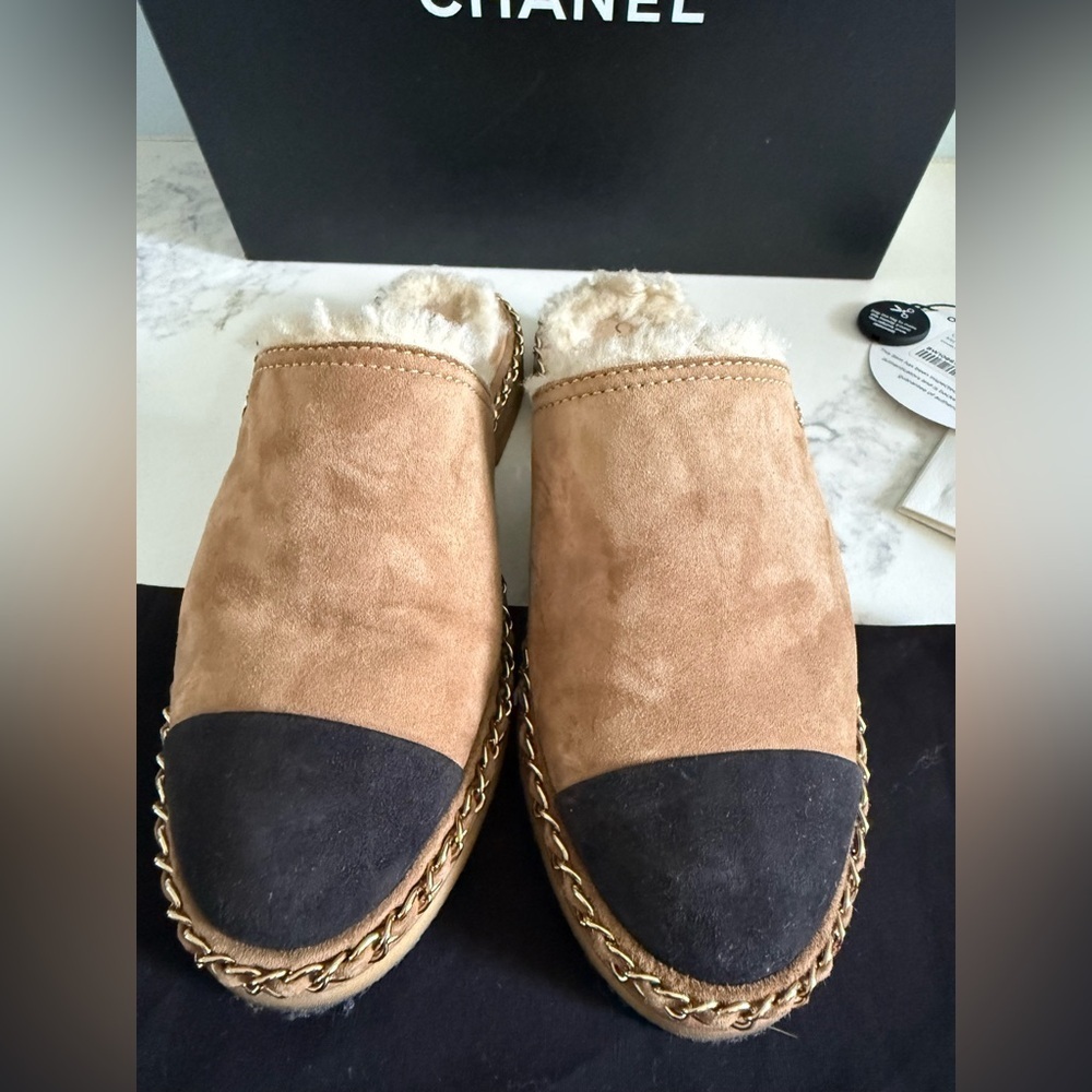 Chanel 2018 Interlocking CC Logo Sherling Mules Women's 36.5 6.5 Brown Black - Picture 2 of 16